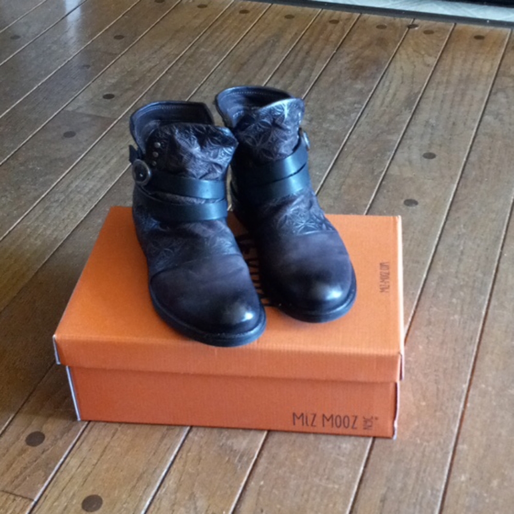Mix Mooz ankle boots